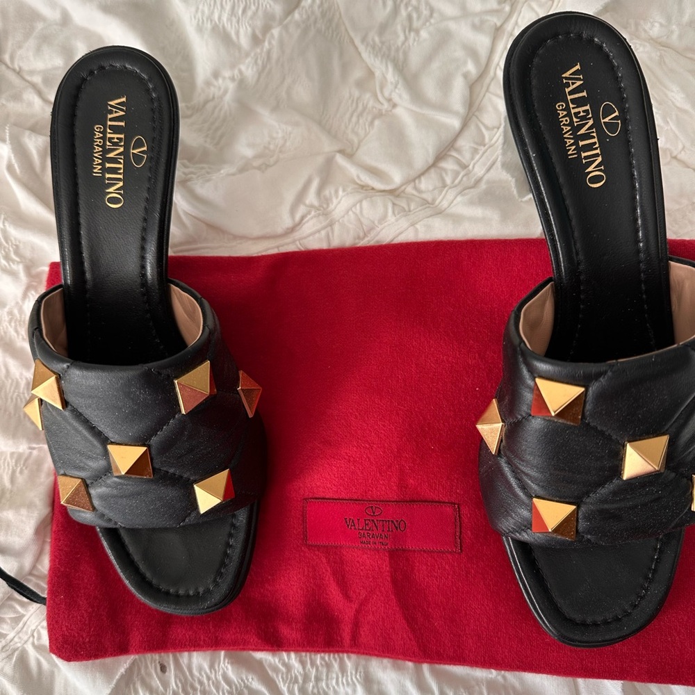 VALENTINO Black Quilted Leather ROMAN STUD Rockstud Heels Mules Sandals 37.5